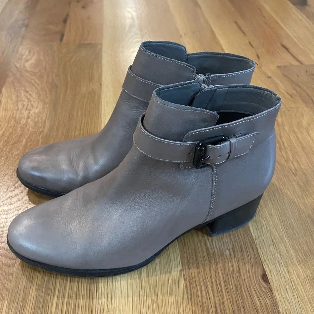 Naturalizer Dora Modern Grey Leather Ankle Boots Size 9.5